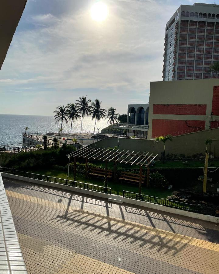 Beira Mar Localizado No Ondina Apartment